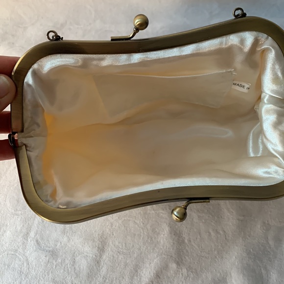 Ivory Satin Clutch Evening Bag Embellished with Bauble Metal Clasp & Chain - Picture 5 of 5